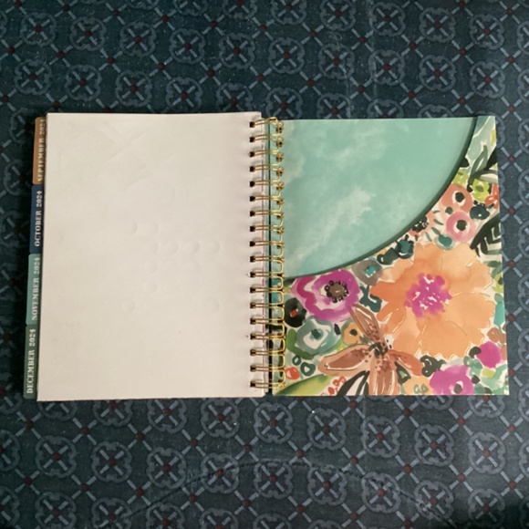 Floral Agenda Planner 2024 New 17 months August 2023-December 2024 - Picture 7 of 10